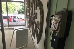 Telefónny automat v poliklinike – posledný pešiak v hre