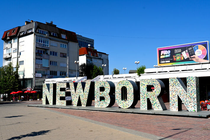 Pristina - ikonicky napis Newborn v hlavnom meste.