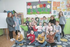 OSLAVUJEME NARODENINY: Počúvali, ako sa robia noviny a pripravili si vlastné titulné strany 