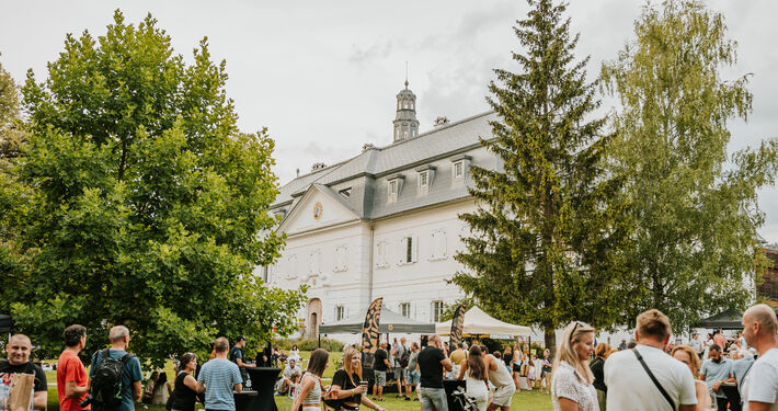 Elegancia na štyroch kolesách, zážitok pre všetky zmysly: Ako vznikla tradícia podujatia Elegance Tour & Grill Food Evolution