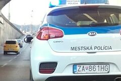 Mestskí policajti zabránili najhoršiemu, muž chcel spáchať samovraždu