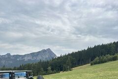 Český turista sa pri zostupe z Poludňového grúňa zranil
