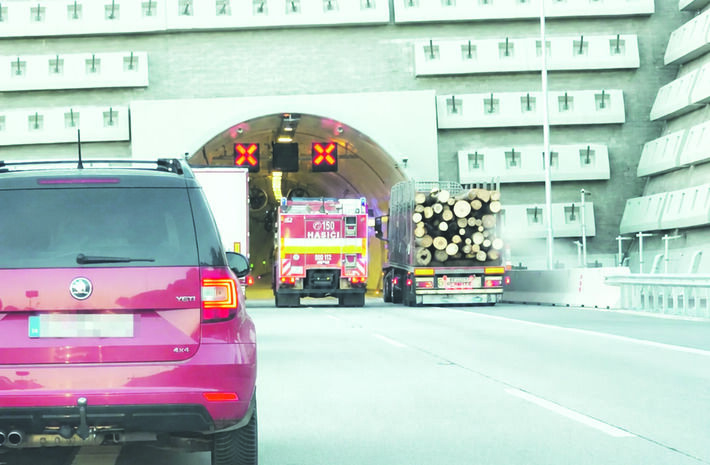 Hasiči v tuneli Višňové zasahovali od jeho otvorenia už 14-krát