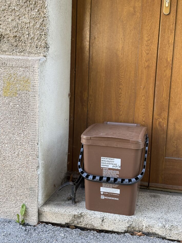 Alternatívou je odvoz kuchynského odpadu priamo spred domu.