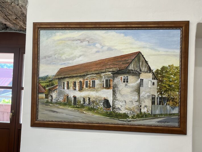 Z kaštieľa sa po požiari zachovala len jeho západná časť. V takomto stave sa nachádzal, keď ho v roku 2011 získala do majetku obec.