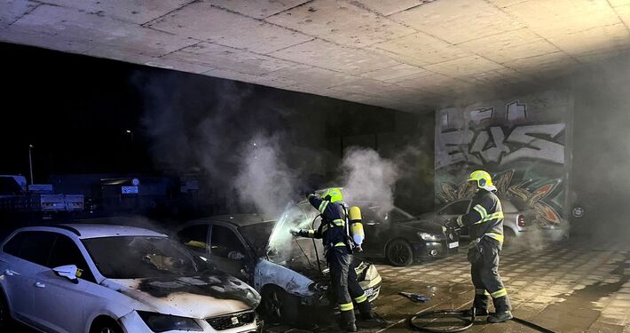 V Žiline počas jednej noci horelo viac áut. Požiare boli úmyselné