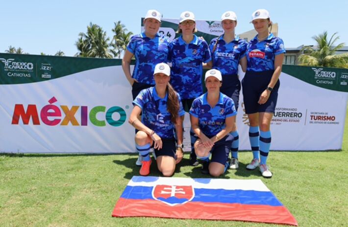Na brehu Tichého oceánu v mexickom Acapulcu sa začali 5. majstrovstvá sveta (FIFG World Cup) vo footgolfe, toto je naše ženské družstvo.