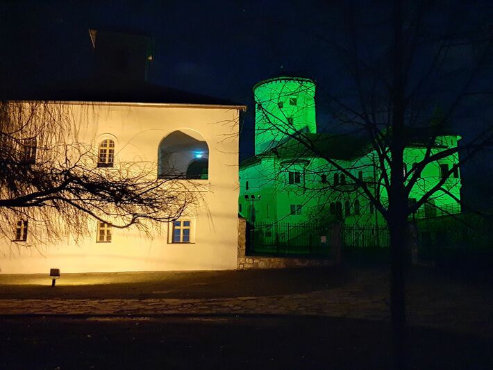 Na Deň sv. Patrika - patróna Írska svietil hrad na zeleno.