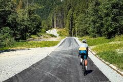 Nad Višňovým pribudol nový asfaltový úsek pre cyklistov