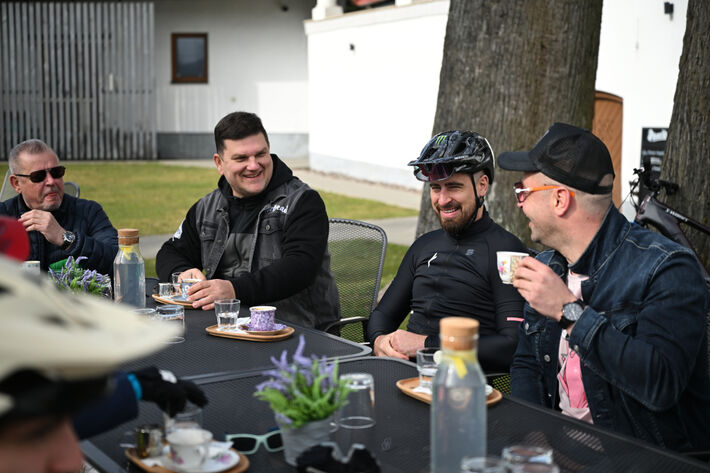 Z backstagu - pauza v nakrúcaní. 