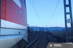 Vlakovému nešťastiu pri Brodne zabránil elektrodispečer: Prečo zlyhal rušňovodič s dvojročnou praxou?