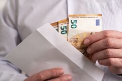 Pozor na podvodníkov: Ako sa chrániť pred novými technikami podvodov