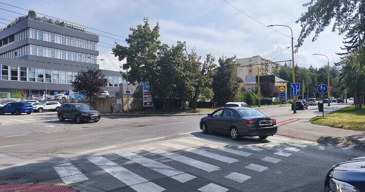 Čiastočná uzávera Ulice 1. mája z dôvodu komplexnej opravy vozovky
