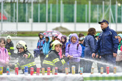 Svoju prácu priblížili hasiči stovkám detí