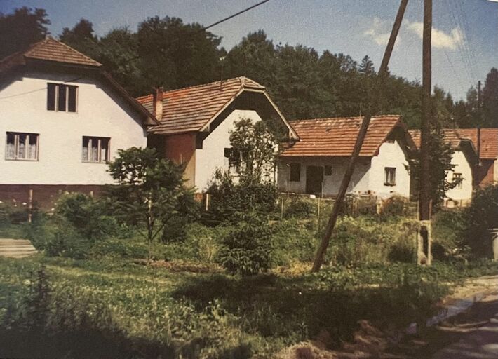 Radová zástavba domov v Mojšovej Lúčke. Zdroj: publikácia Región Vodného diela Žilina.