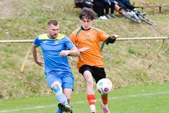 OBLASTNÝ FUTBAL - Považský Chlmec si bezpečne poradil s neškodným Rašovom