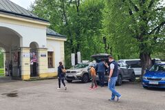 Akcie v Budatínskom parku zaťažujú autami celú mestskú časť