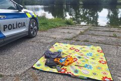 Polícia upozorňuje na krádeže pri vode: Cennosti nenechávajte bez dozoru