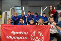 Striebro z Európy: Žiaci žilinskej Spojenej školy internátnej zažiarili na unifikovanom futsalovom turnaji v Prahe