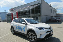 TOYOTA RAV4 Hybrid – facelift v znamení príchodu hybridnej verzie 