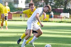 IV. LIGA – MAJSTROVSTVO REGIÓNU: Rosina z Badína s troma bodmi a poltuctom gólov