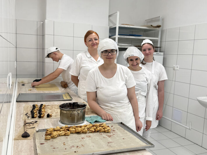 Cukrárky a pekárky pod vedením majsterky Lenky Halkovej.