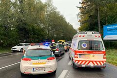 Pri Stráňavách sa zrazili tri autá, pri nehode bol aj krajský riaditeľ polície, FOTO