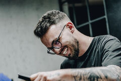 Barber má byť hlavne komunikatívny, muž má odisť nielen upravený, ale aj oddýchnutý