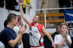 Basketbalisti do sezóny aj s Podhorským, vracia sa Hoferica