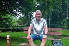 GRATULUJEME - Oslava narodenín nášho športového redaktora v pracovnom rytme