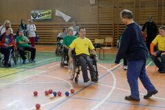 Telesne postihnutí súťažili v hre „boccia“