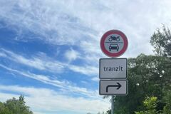 Kolónu na Kysuciach si nekrátite. Prejazd cez Oškerdu zakázali
