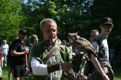 FOTOREPORT: Do Lesoparku Chrasť zavítali sokoliari, návštevníci mohli obdivovať okrídlených dravcov