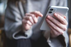 Polícia varuje pred podvodnými SMS o dopravných pokutách