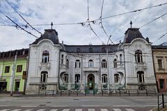 Augustový Rosenfeldov palác: Koncert v záhrade aj vernisáž dvoch žilinských výtvarníkov