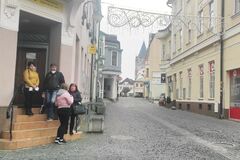 Dôchodkyňa Katarína sa chcela prihlásiť na odber plynu, v rade si vystála tri dni  