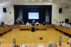  Viac peňazí pre šport, škôlky aj hasičov. Poslanci schválili nové investície