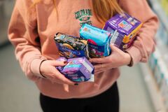Žiačky na 12 školách v kraji získajú bezplatné hygienické potreby