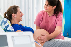 Psychofyzická príprava budúcich mamičiek na pôrod je v kurze