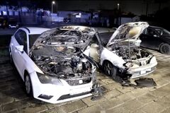 Nočné požiare áut v Žiline: Polícia preveruje možné súvislosti medzi prípadmi 