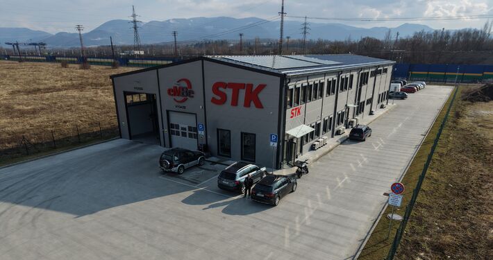 STK eMBe oslavuje prvý rok: motoristi tu vybavia TK, EK, KO aj prihlásenie vozidla pod jednou strechou