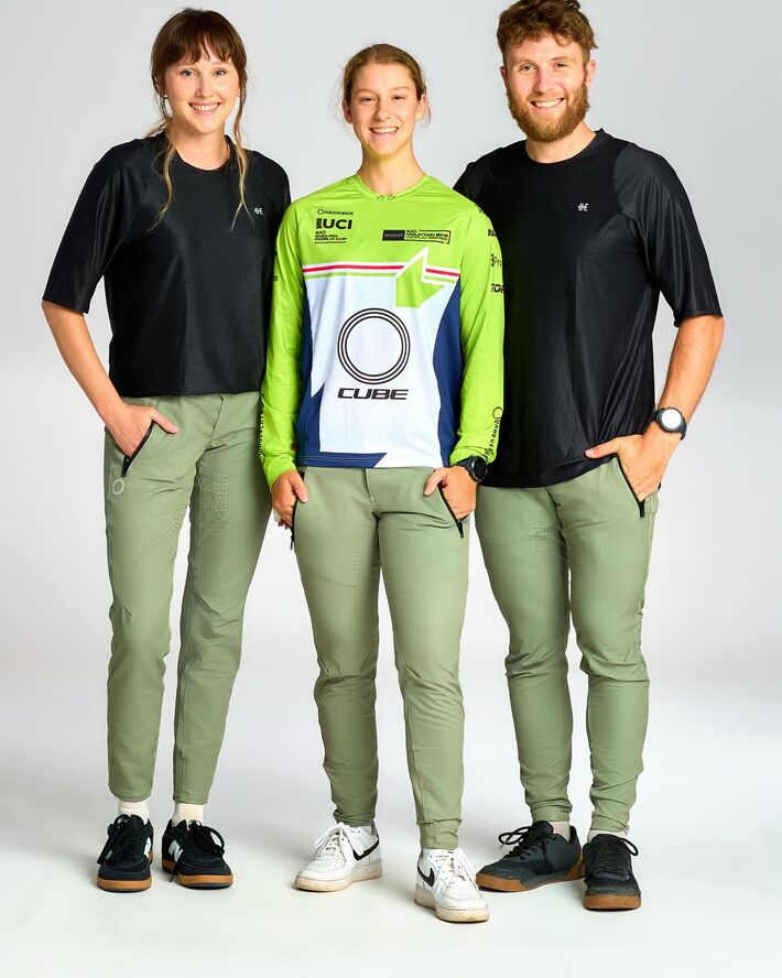 Talentovaná Simona (v strede) s Natáliou Šoltésovou a Michaelom Kolářom