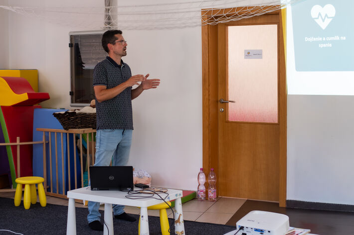 MUDr. Marek Kozár, PhD., zástupca primárky oddelenia neonatológie, člen tímu CKSM. 