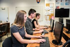 Už 30 rokov sa na Fakulte riadenia a informatiky UNIZA učí informatika kvalitne a poctivo