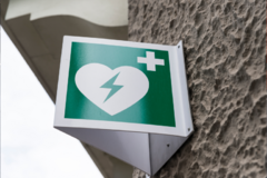  Vďaka dostupným AED sa v Žiline podarilo zachrániť život, kampaň „Mesto hľadá hrdinov“ pokračuje 