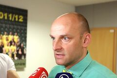 Adrián Guľa: Piaček dal milión podobných malých domov