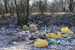 Príroda ako smetisko: skládky pribúdajú aj na Hradisku