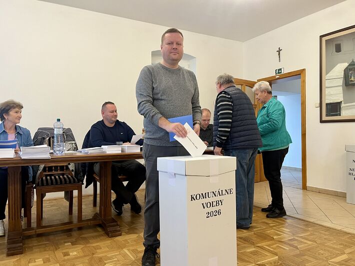Starosta Dolnej Tižiny Lukáš Ďurina (39 r.) je najmladším mužským starostom v Terchovskej doline. V týchto voľbách nemal protikandidáta.