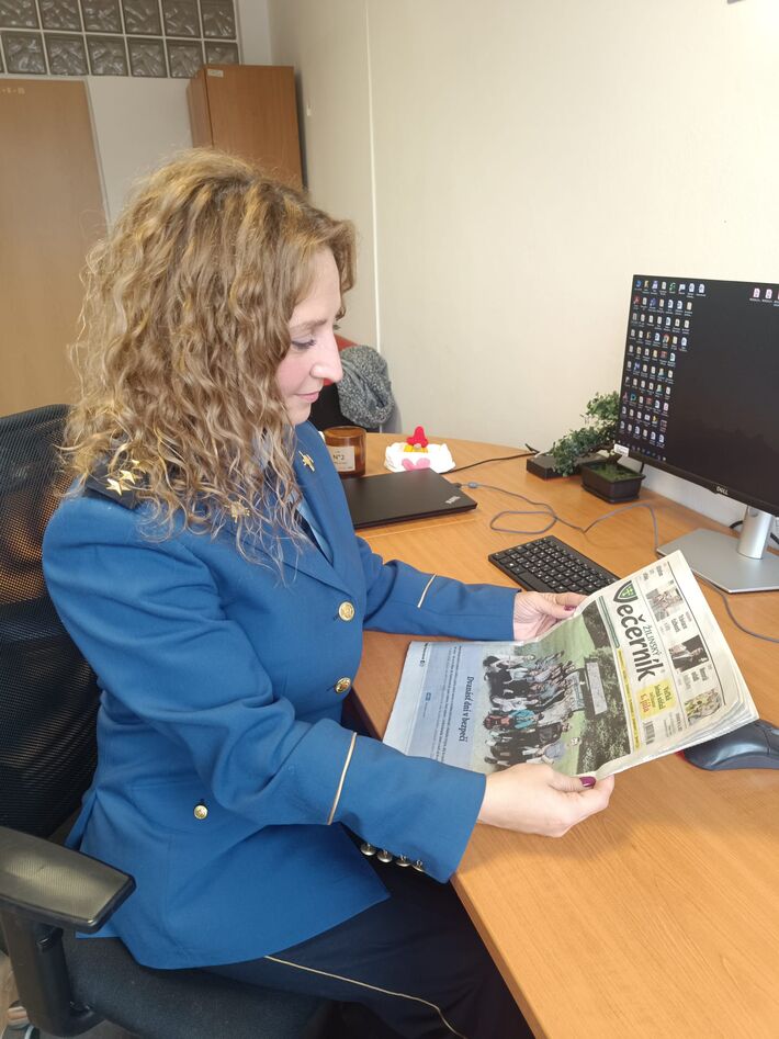 Ako hovorkyňa je v neustálom kontakte s médiami a novinármi. 