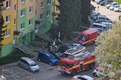 Dym z balkóna vystrašil obyvateľov: Hasiči zasahovali v zadymenom byte na Solinkách